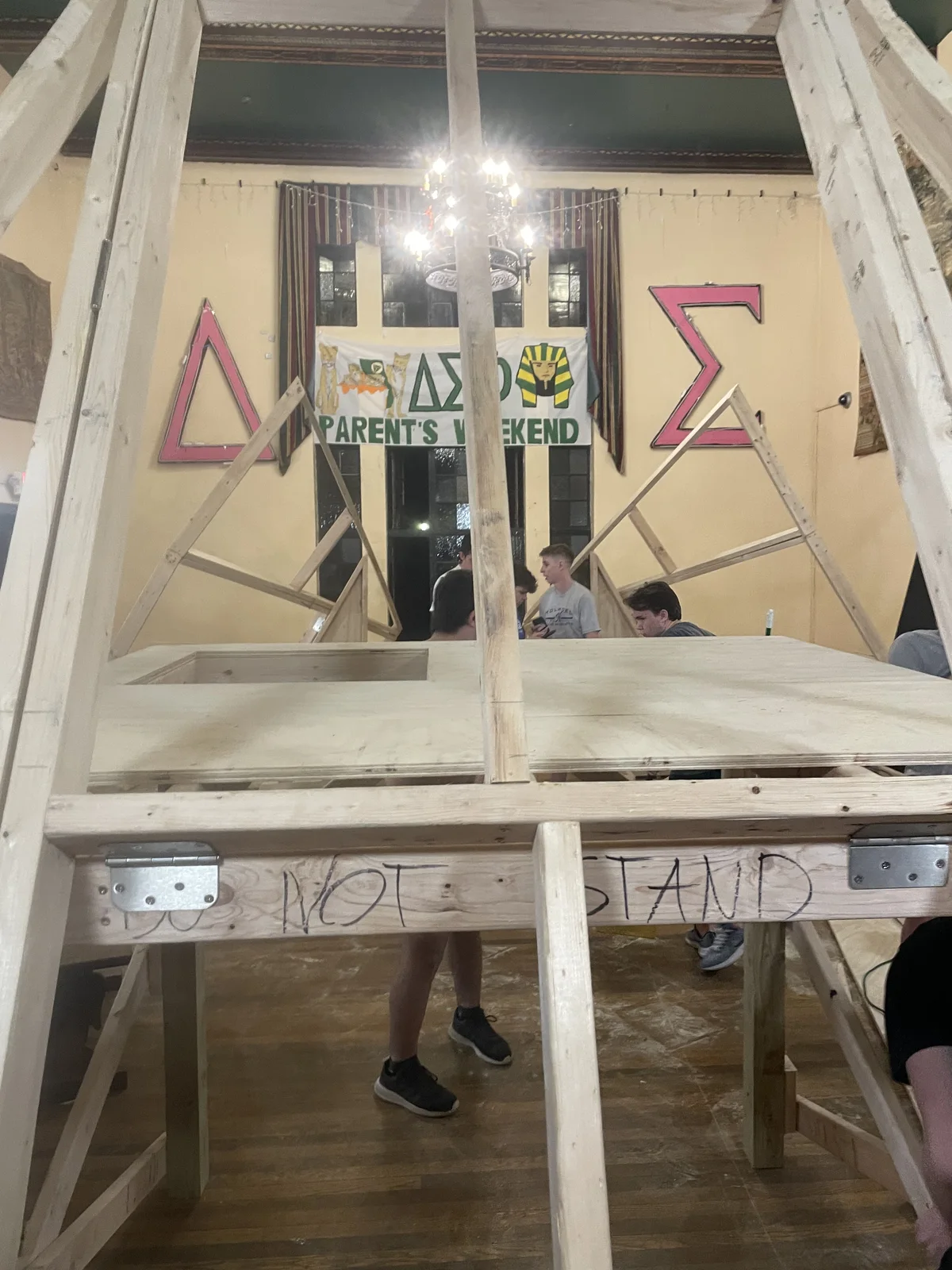 Building the collapsible 21-foot DJ pyramid